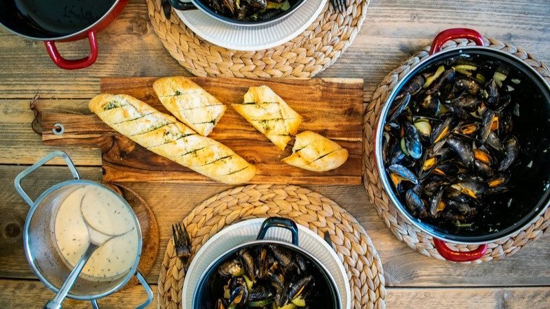 Quel vin avec des moules frites ? Le guide complet par recette